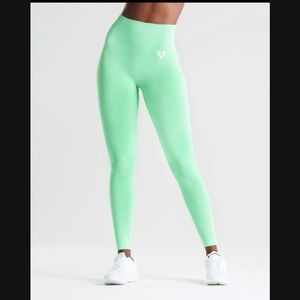 WOMENS BEST POWER SEAMLESS LEGGINGS, BRAND NEW SIZE SMALL GREEN ASH